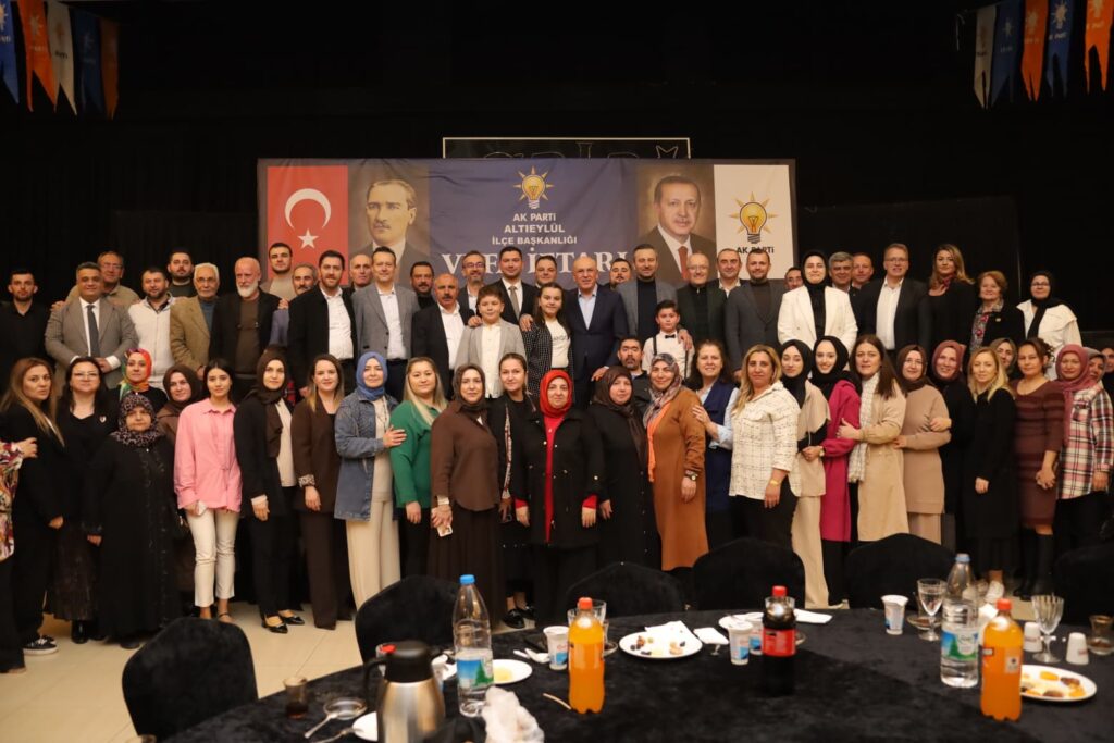AK Parti Altıeylül İlçe Başkanlığı olarak düzenlediğimiz “Vefa İftar Programı”, yoğun katılım ve büyük bir birlik beraberlik atmosferi içerisinde gerçekleştirildi.