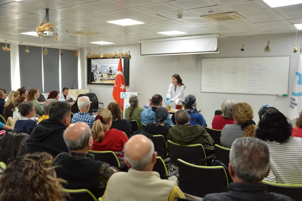 BAÇEM’de “Ayın Atölyesi” programlarına yoğun ilgi
