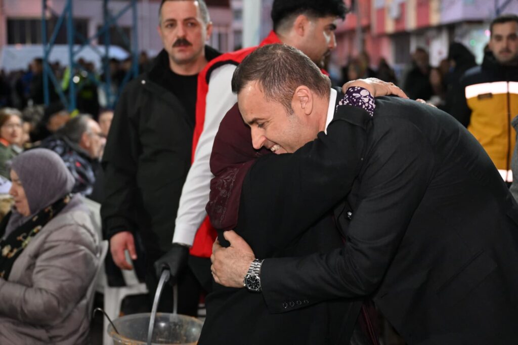 Büyükşehir’in bereket sofrası Edremit’te kuruldu