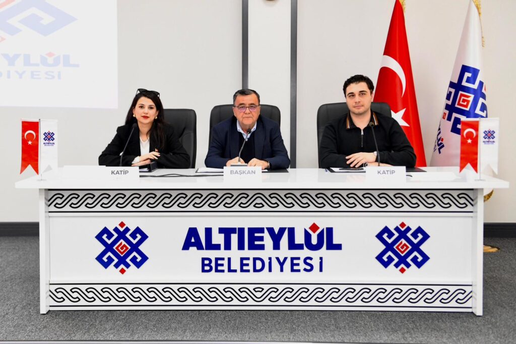 ALTIEYLÜL BELEDİYESİ’NİN FAALİYET RAPORUNA TÜM PARTİLERDEN TAM DESTEK