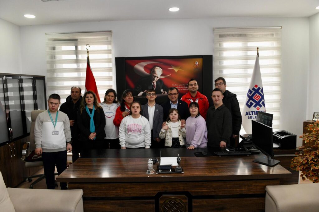 BAŞKAN ŞEHİRLİ’YE ANLAMLI ZİYARET