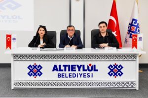ALTIEYLÜL BELEDİYESİ’NİN FAALİYET RAPORUNA TÜM PARTİLERDEN TAM DESTEK