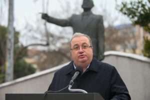 Gürbüz’den milli takım mesajı: “24 yıl sonra gelen başarı Türkiye’yi kenetledi”