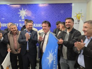 DURSUNBEY’DE FARKLI PARTİLERDEN AK PARTİ’YE KATILIM