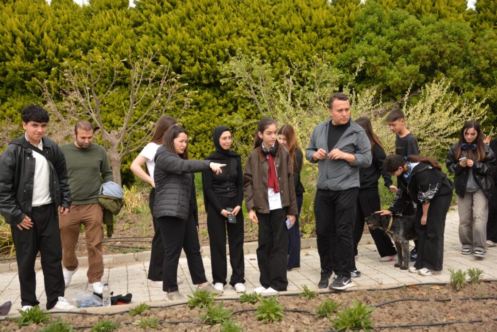 BAÇEM ile öğrenciler doğanın inceliklerini öğreniyor