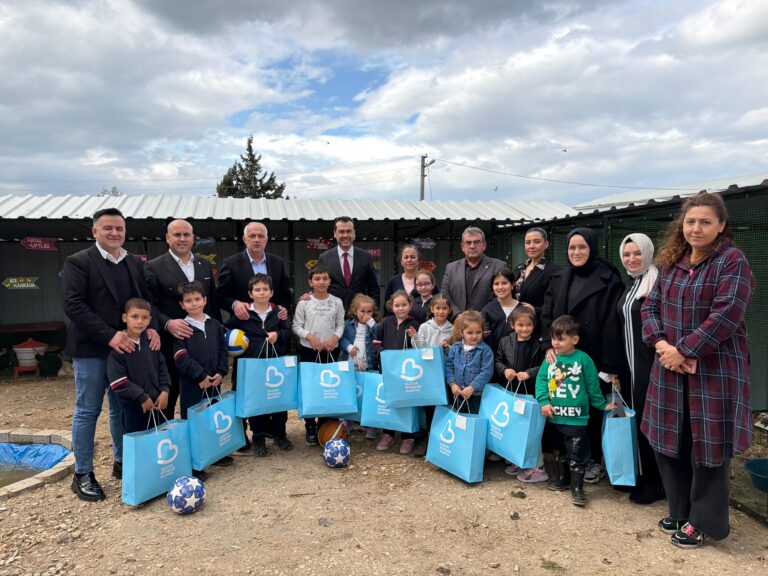 Başkan Akın’dan kırsaldaki çocuklara 23 Nisan hediyesi