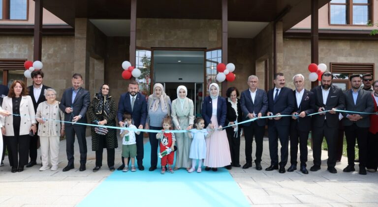 Bakan Göktaş, Darülaceze Sosyal Yaşam Şehri’nde kreş açılışına katıldı